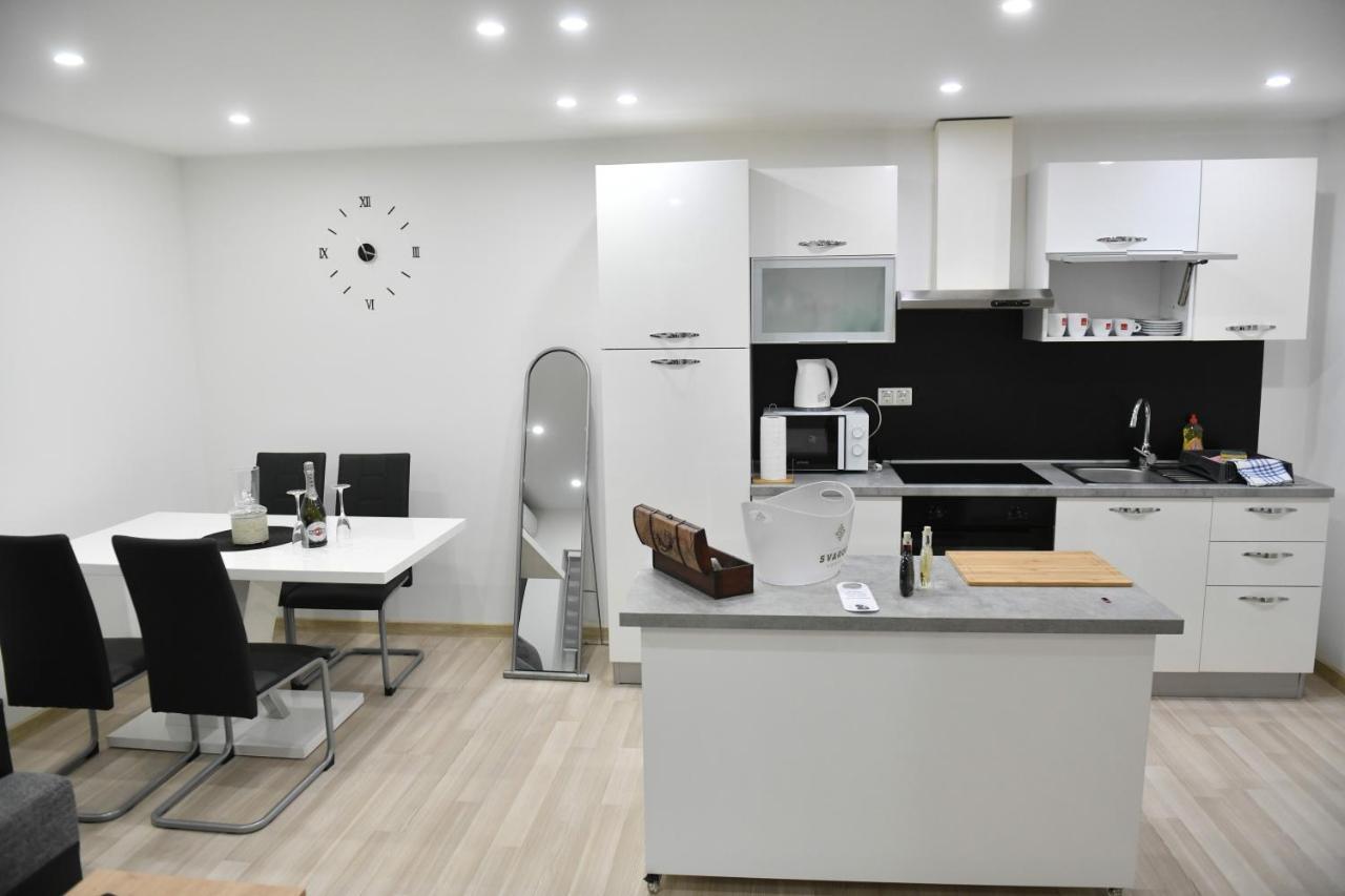 Apartman Lucia Ðakovo Extérieur photo